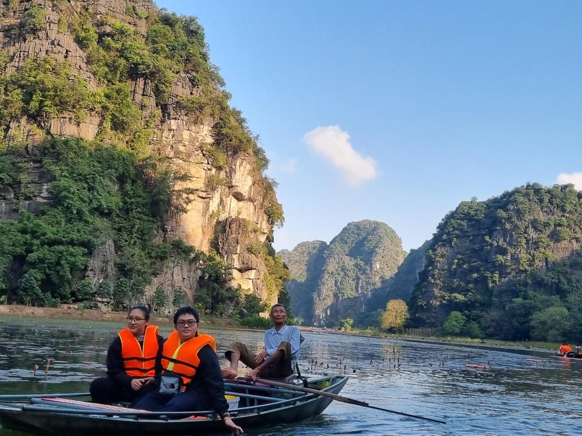 Phi Hung'S Unique Homestay Ниньбинь Экстерьер фото