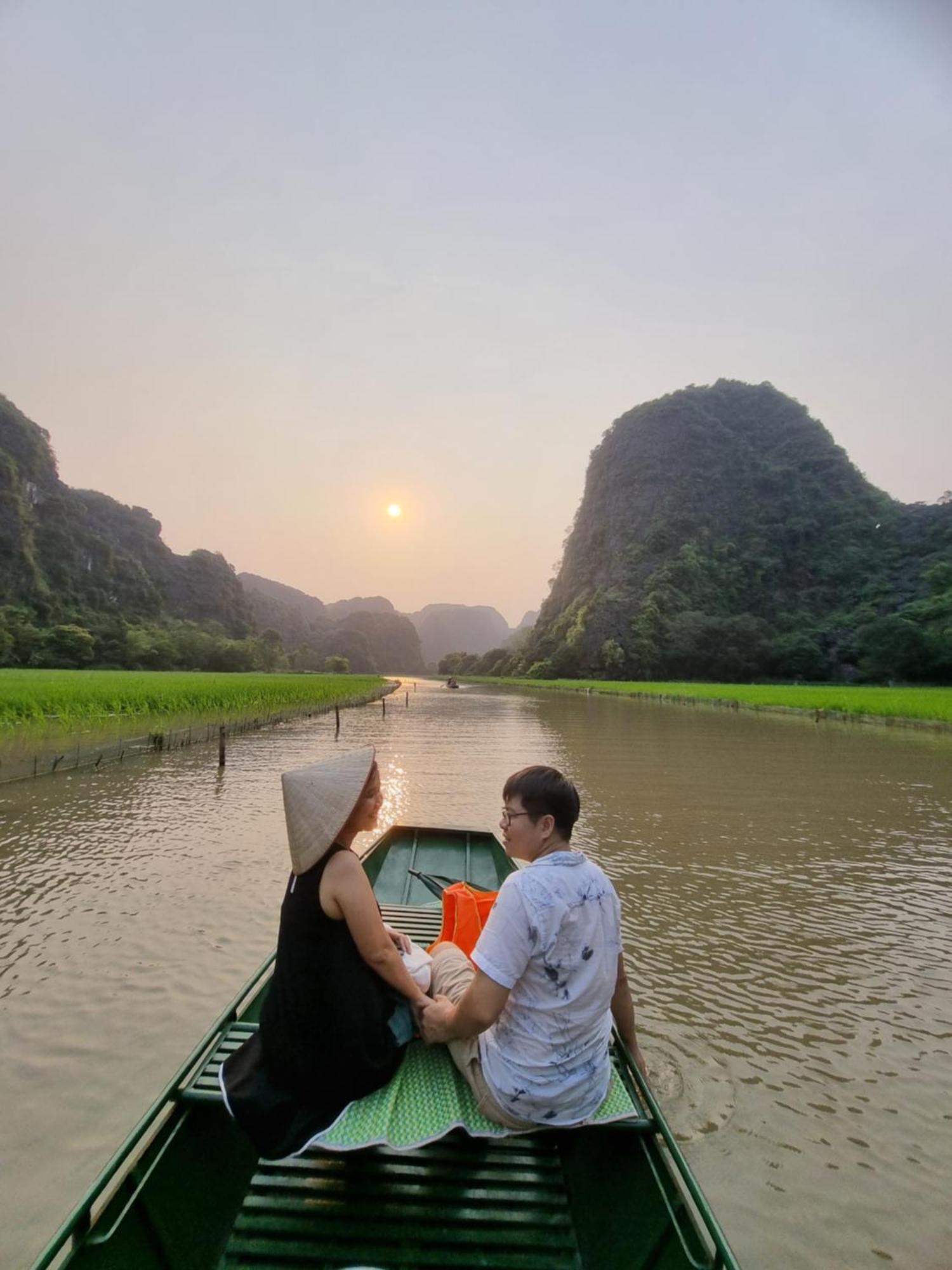 Phi Hung'S Unique Homestay Ниньбинь Экстерьер фото