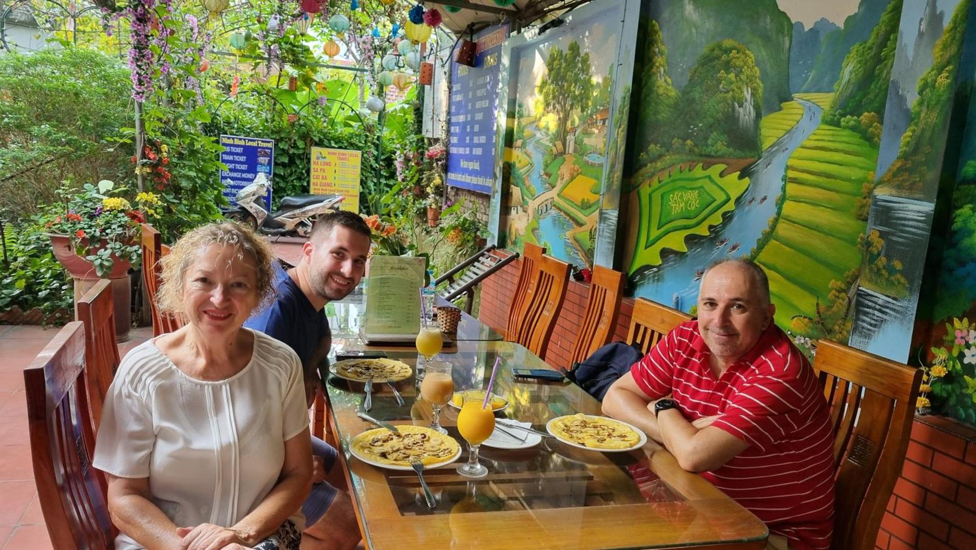 Phi Hung'S Unique Homestay Ниньбинь Экстерьер фото