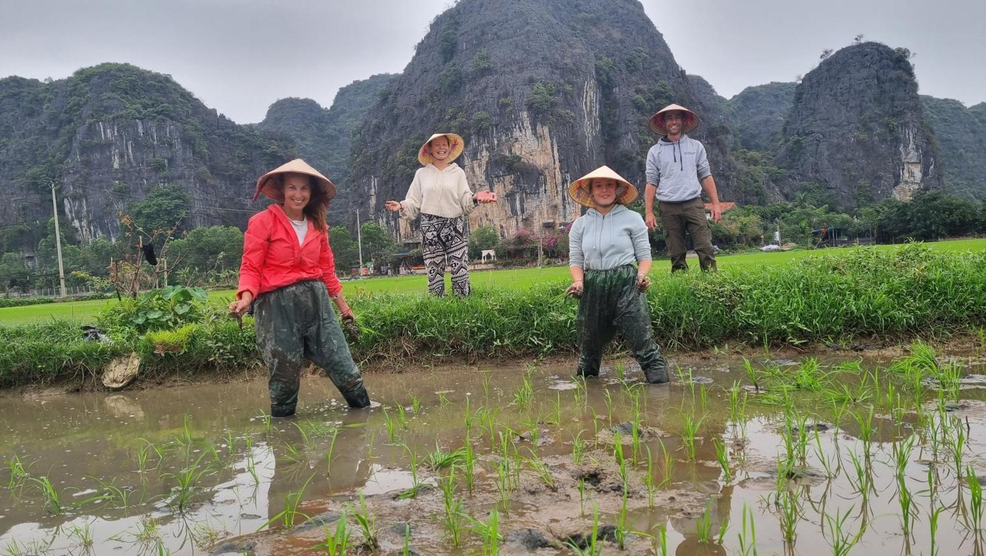 Phi Hung'S Unique Homestay Ниньбинь Экстерьер фото